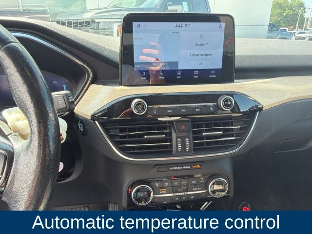 2021 Ford Escape Hybrid Titanium