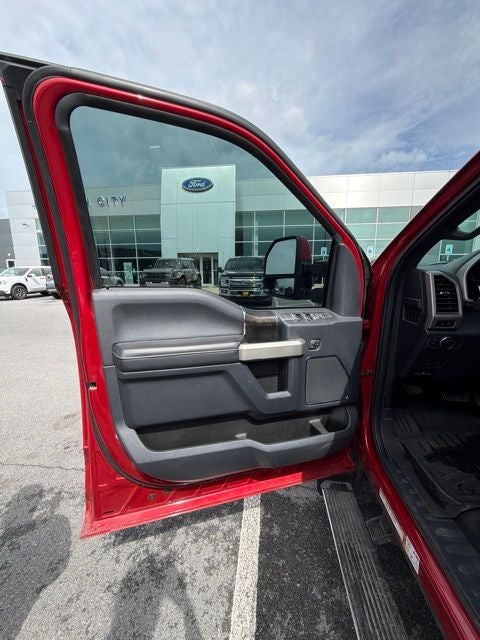 2022 Ford F-450SD Lariat