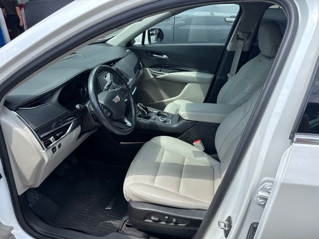 2023 Cadillac XT4 Luxury