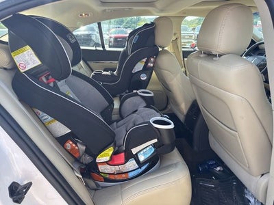 2015 Lincoln MKS Base
