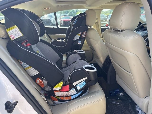 2015 Lincoln MKS Base