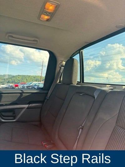 2015 Nissan Titan SV