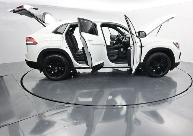 2024 Volkswagen Atlas Cross Sport 2.0T SE w/Technology