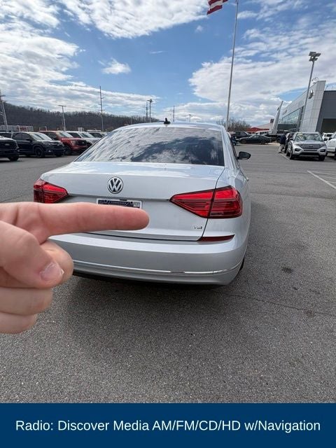 2016 Volkswagen Passat SEL
