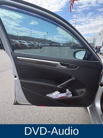 2016 Volkswagen Passat SEL