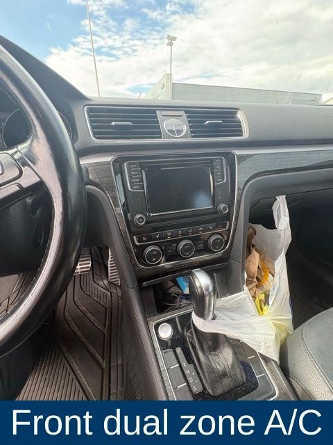 2016 Volkswagen Passat SEL