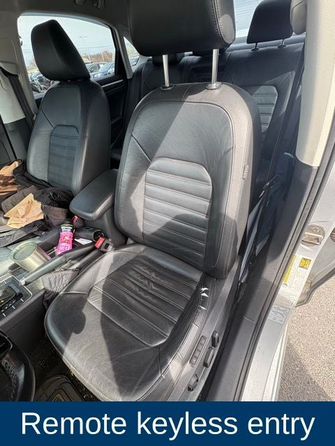 2016 Volkswagen Passat SEL