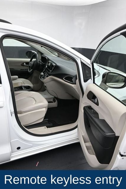 2021 Chrysler Voyager LXI