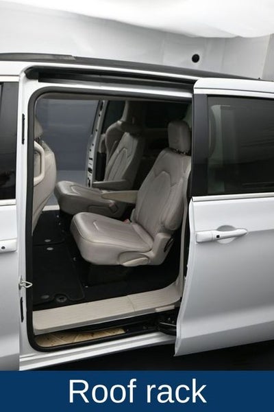 2021 Chrysler Voyager LXI