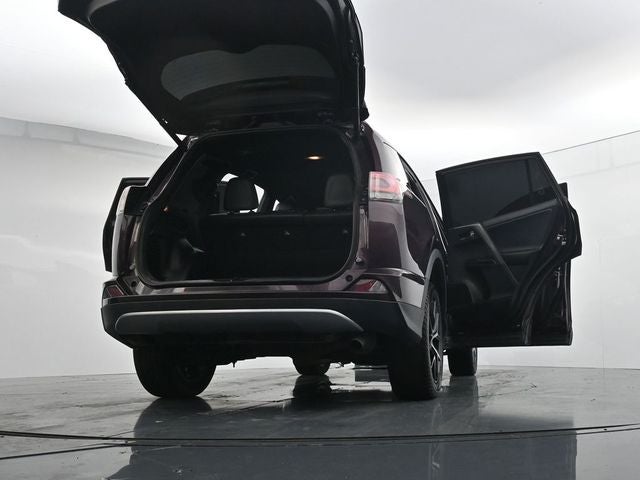 2017 Toyota RAV4 SE