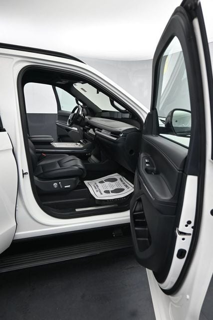 2025 Lincoln Navigator L Reserve