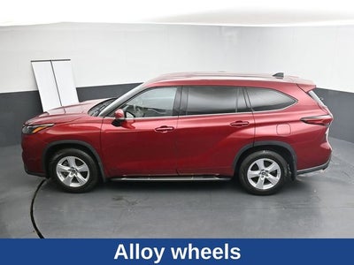 2022 Toyota Highlander Hybrid LE