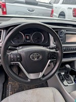 2017 Toyota Highlander LE