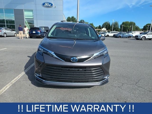 2024 Toyota Sienna XLE