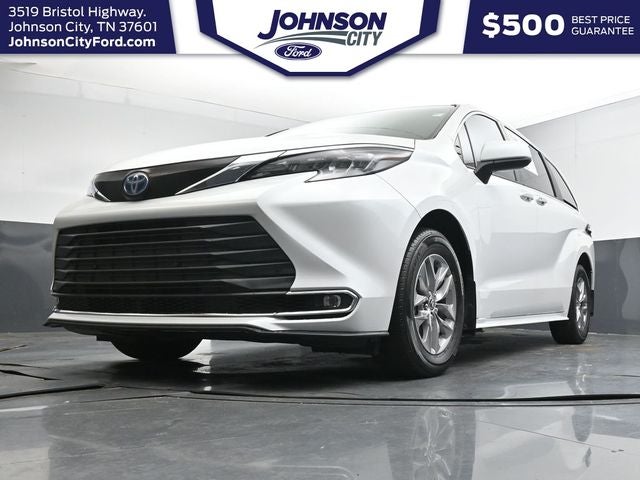 2024 Toyota Sienna XLE