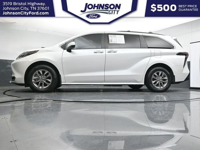2024 Toyota Sienna XLE