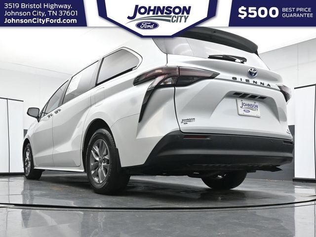 2024 Toyota Sienna XLE