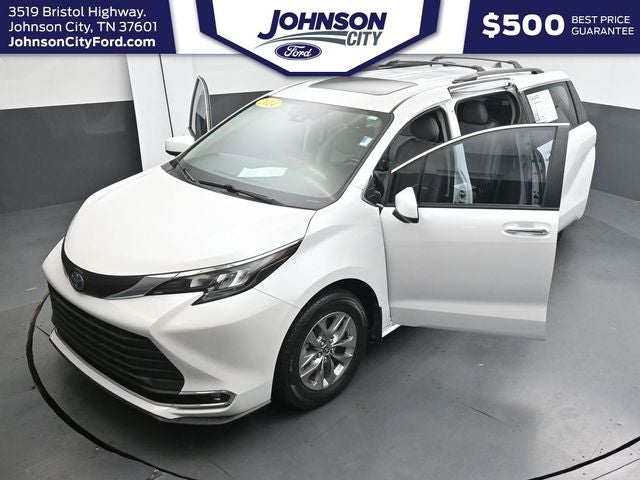 2024 Toyota Sienna XLE