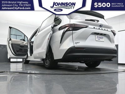 2024 Toyota Sienna XLE
