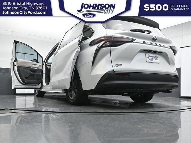 2024 Toyota Sienna XLE