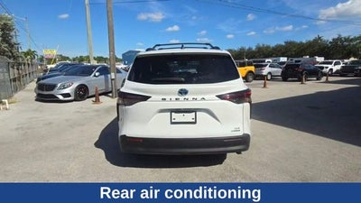 2024 Toyota Sienna XLE