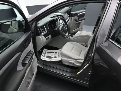 2019 Toyota Highlander LE