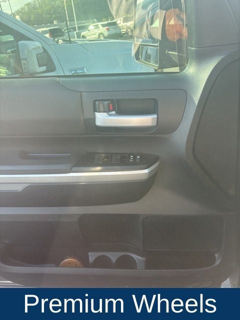 2015 Toyota Tundra SR5