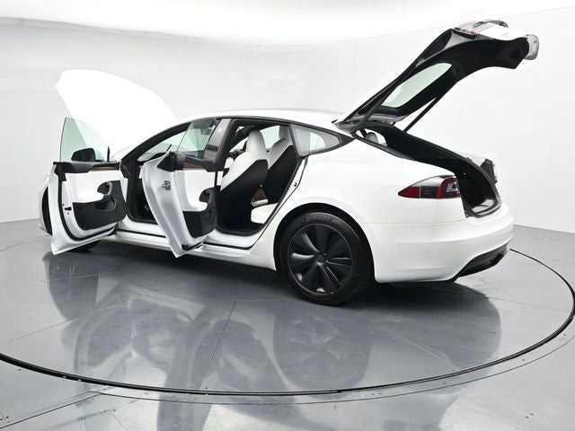 2022 Tesla Model S Base