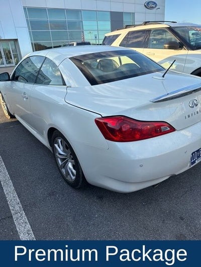 2015 INFINITI Q60 Base