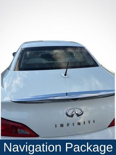 2015 INFINITI Q60 Base