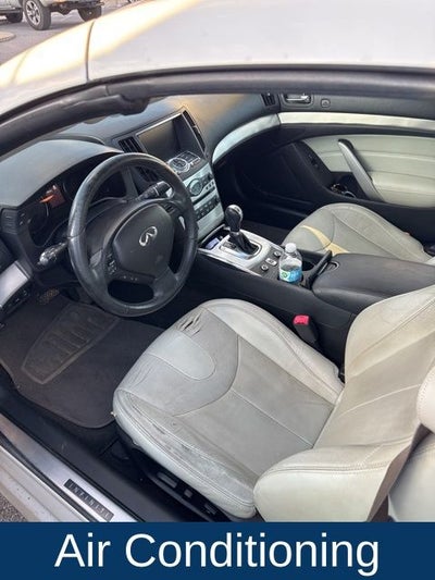 2015 INFINITI Q60 Base