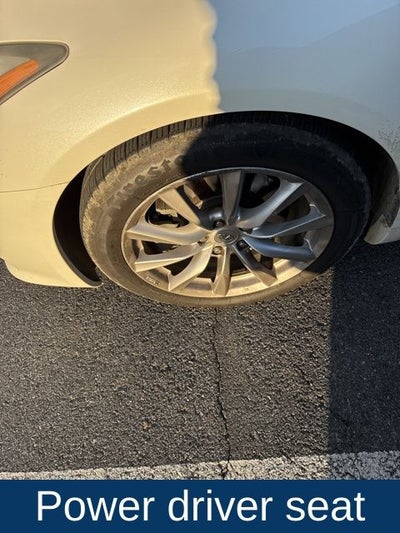 2015 INFINITI Q60 Base