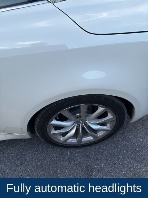 2015 INFINITI Q60 Base