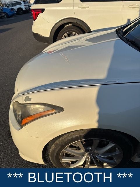 2015 INFINITI Q60 Base