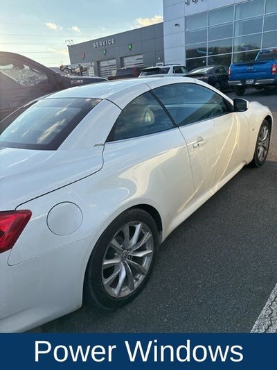 2015 INFINITI Q60 Base