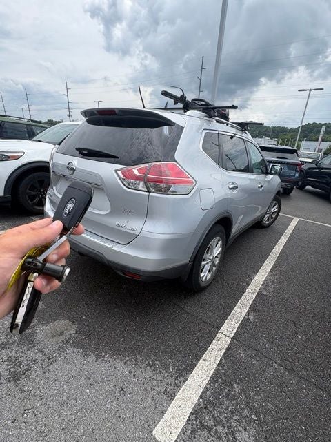 2016 Nissan Rogue SV