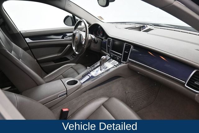 2016 Porsche Panamera 4