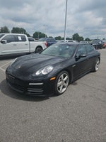 2016 Porsche Panamera 4