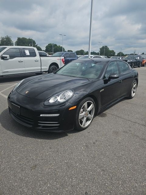 2016 Porsche Panamera 4