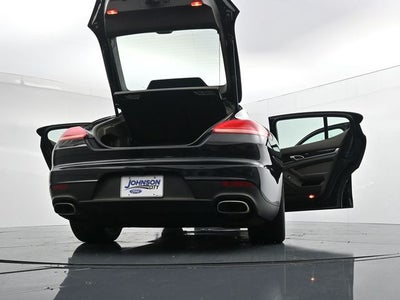 2016 Porsche Panamera 4