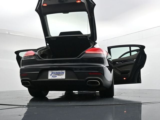 2016 Porsche Panamera 4