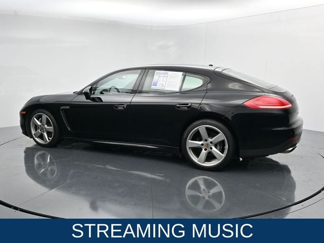 2016 Porsche Panamera 4