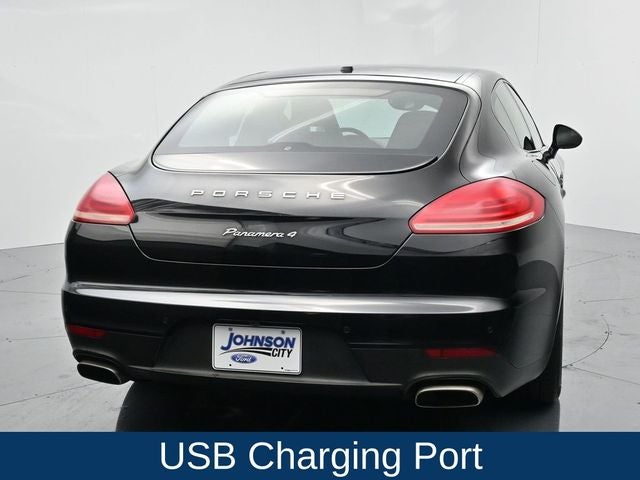 2016 Porsche Panamera 4