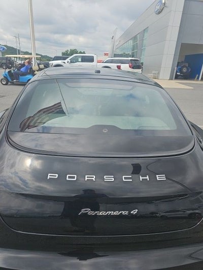 2016 Porsche Panamera 4