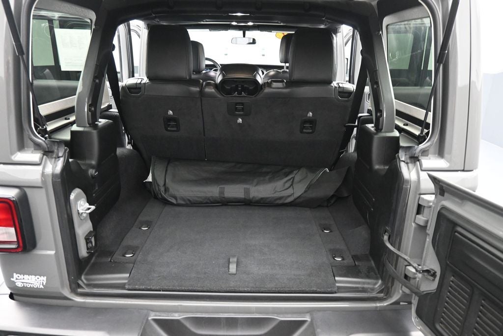 2021 Jeep Wrangler Sahara Altitude