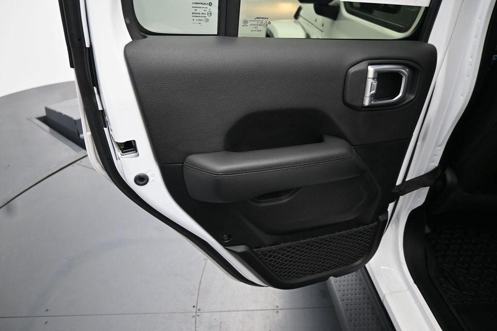 2020 Jeep Wrangler Unlimited Sahara Altitude