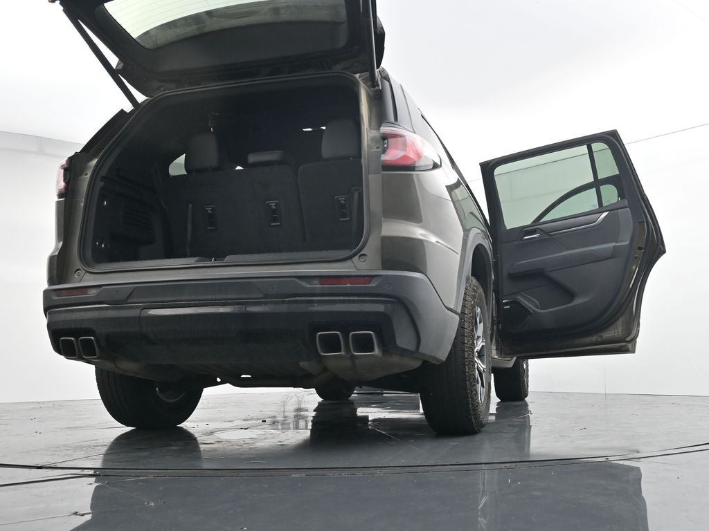 2025 GMC Acadia AT4