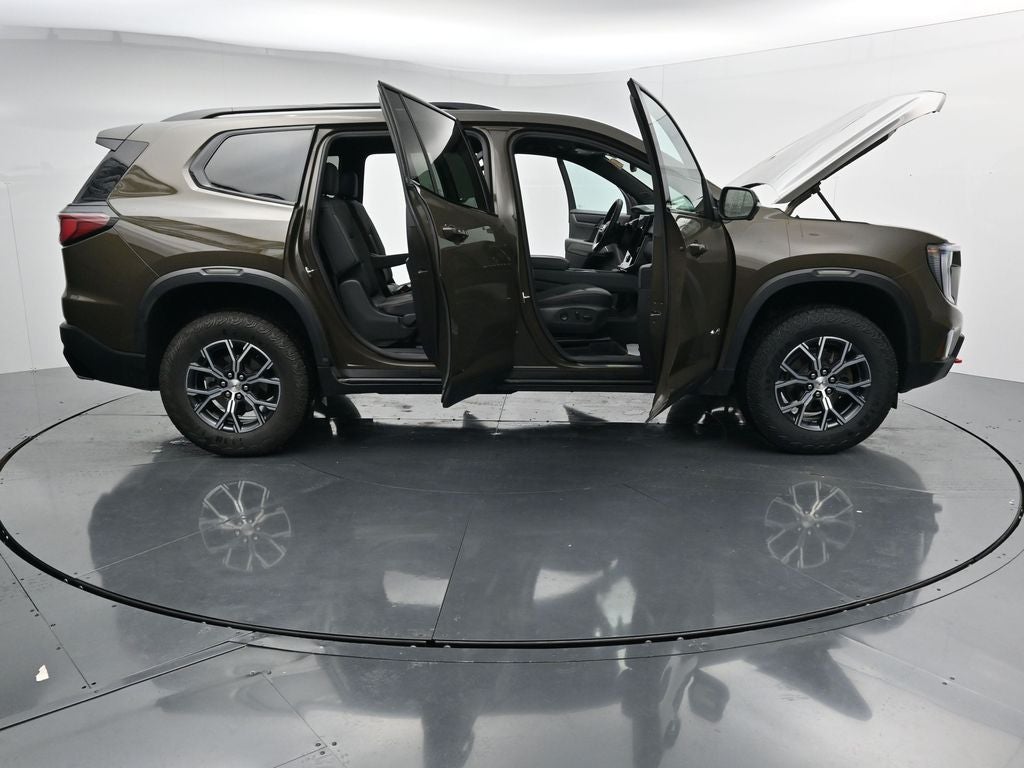 2025 GMC Acadia AT4