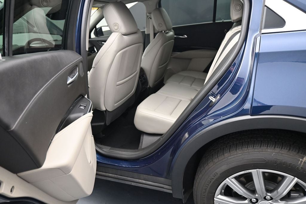 2021 Cadillac XT4 Premium Luxury