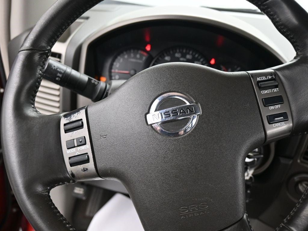 2004 Nissan Titan LE